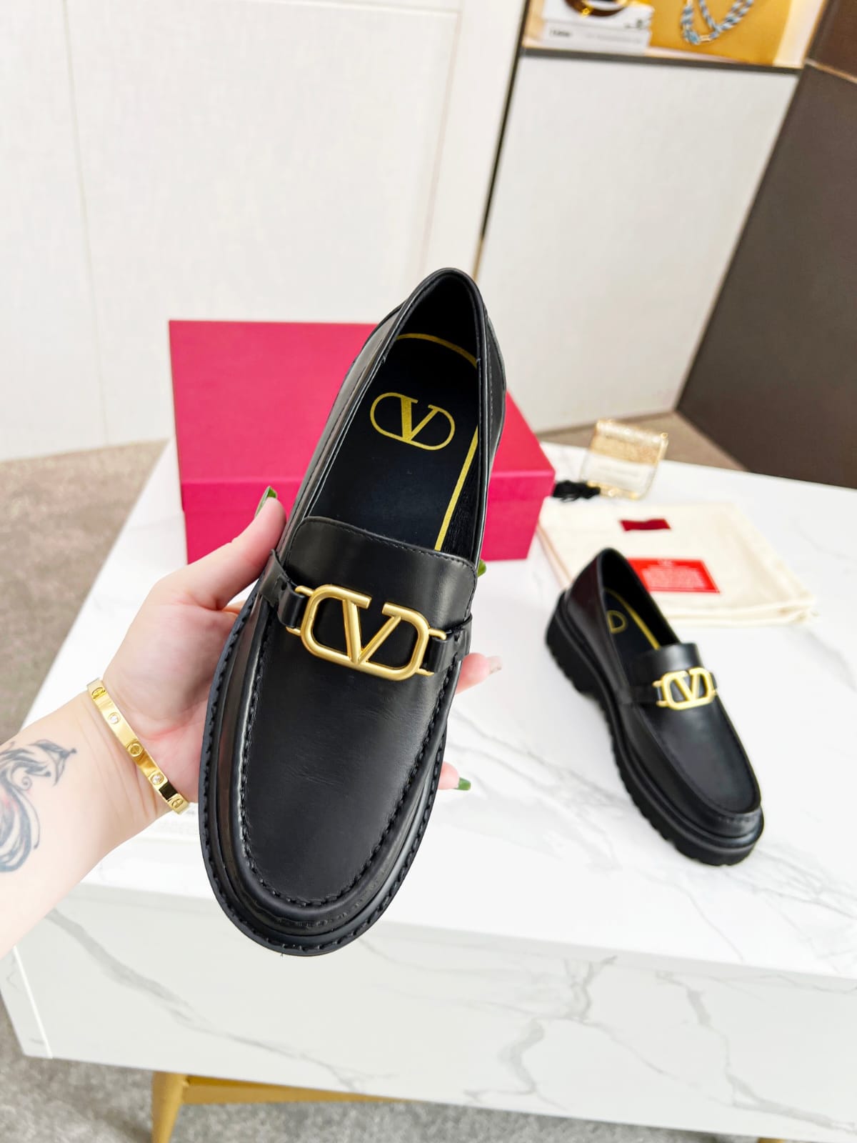 VLOGO LEATHER LOAFERS