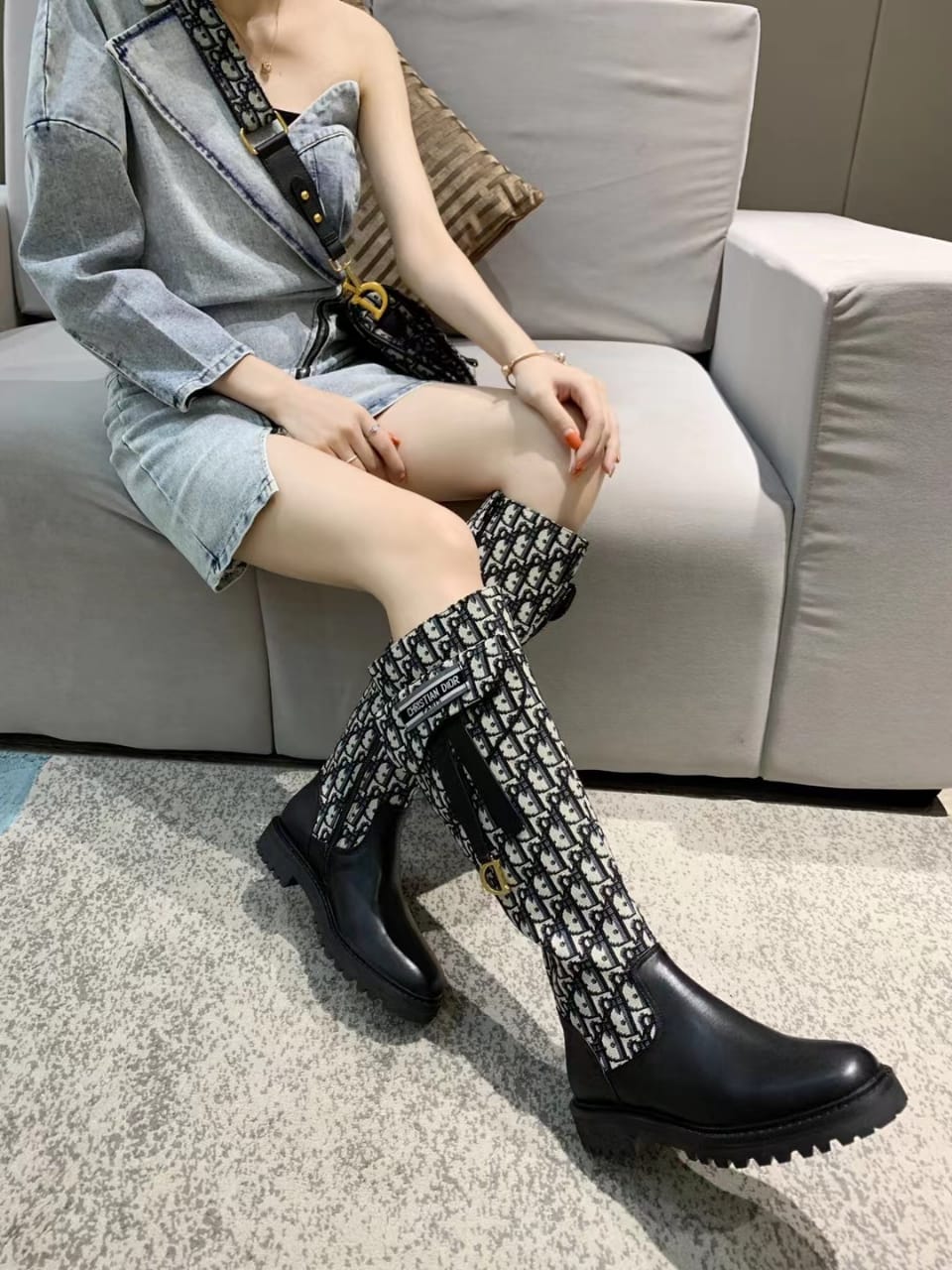 LONG LEATHER BOOTS